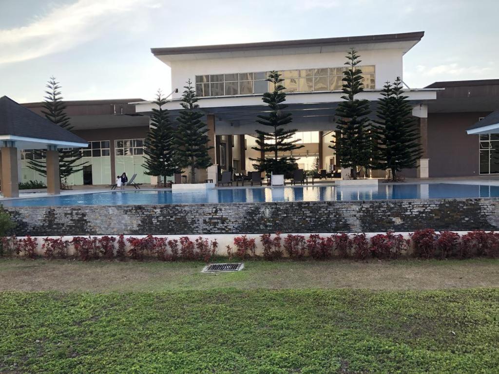 تاجيتاي Smdc Tagaytay Taal Lake Condo Cook Netflix No Balcony No Free Parking المظهر الخارجي الصورة